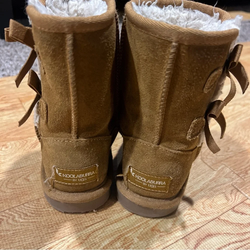 Koolaburra by UGG‎ Kids Brown Faux Suede Winter Boots Bow Back Cozy Warm Shoes